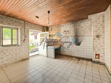 CESANCEY — Maison à rénover avec balcon, combles aménageables