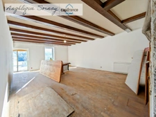 Maison familiale rénovée partiellement avec grange et vastes espaces – Jura BONLIEU