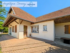 LOUHANS – 202 m² / 6 CHAMBRES / 2 500 m² / 4 GARAGES – UN POTENTIEL RARE !