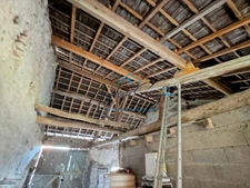 L’ABERGEMENT-DE-CUISERY – MAISON À RÉNOVER, GRANGE ET COMBLES SUR 1 646 m² DE TERRAIN
