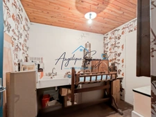 ARLAY – DEMEURE EN PIERRE DU XVIe SIÈCLE, TOUR ET CAVE VOÛTÉE