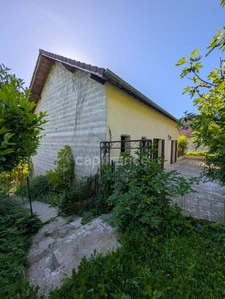 3-level house – 161 m² of living space – great renovation potential