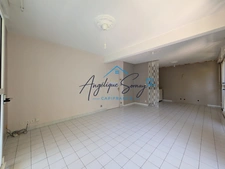Peace, comfort and amenities: discover this 2-bedroom apartment in the heart of a leafy residence