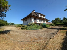 À VENDRE – Belle maison familiale de caractère de 200 m² avec terrain de 2 771 m² à Lays-sur-le-Doubs