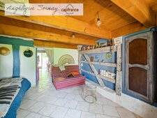  Long farmhouse with outbuildings on 3,115 m² – Francheville 39230