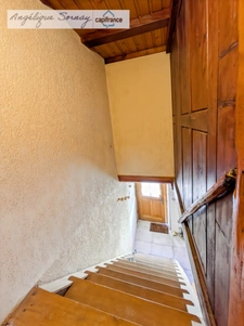 Maison familiale rénovée partiellement avec grange et vastes espaces – Jura BONLIEU