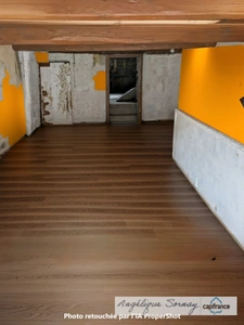  🏡 EXCLUSIVITÉ – Maison mitoyenne à fort potentiel de 229 m² sur 3 niveaux avec garage – Sellières