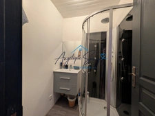 CHILLE – MAISON DE VILLAGE MITOYENNE DE 160 M² AVEC GARAGE, STATIONNEMENT 