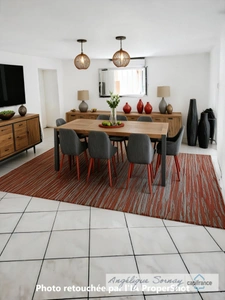  🏡 EXCLUSIVITÉ – Maison mitoyenne à fort potentiel de 229 m² sur 3 niveaux avec garage – Sellières