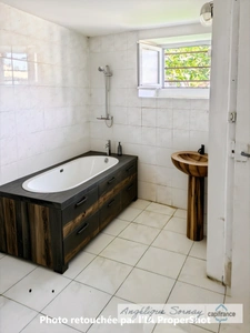  🏡 EXCLUSIVITÉ – Maison mitoyenne à fort potentiel de 229 m² sur 3 niveaux avec garage – Sellières