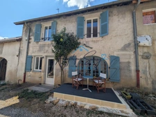 CHILLE – MAISON DE VILLAGE MITOYENNE DE 160 M² AVEC GARAGE, STATIONNEMENT 