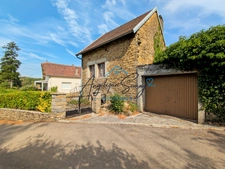 🏡 MANTRY – Semi-detached house with stone cottage and spacious rooms  