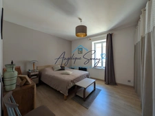 CHILLE – MAISON DE VILLAGE MITOYENNE DE 160 M² AVEC GARAGE, STATIONNEMENT 