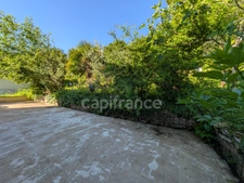 3-level house – 161 m² of living space – great renovation potential