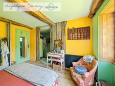  Long farmhouse with outbuildings on 3,115 m² – Francheville 39230