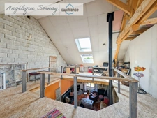  Long farmhouse with outbuildings on 3,115 m² – Francheville 39230