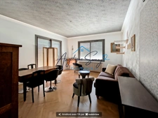 Maison jumelée avec jardin arboré, mezzanine et grand garage ».