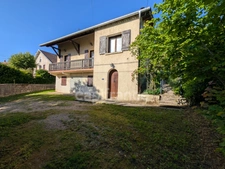 3-level house – 161 m² of living space – great renovation potential