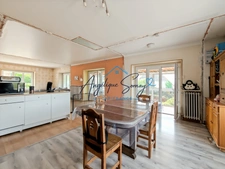 🏡 MANTRY – Semi-detached house with stone cottage and spacious rooms  