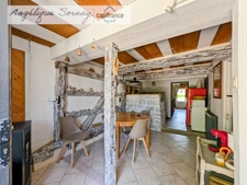 Long farmhouse with outbuildings on 3,115 m² – Francheville 39230