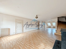 Appartement à rénover au cœur de Lons-le-Saunier – 164,83 m² pour donner vie à vos idées