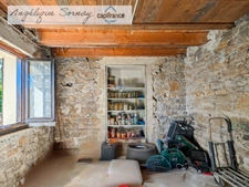 3-level house – 161 m² of living space – great renovation potential