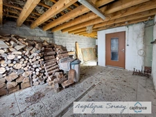 Maison à rénover avec terrasse, garage et parking et terrain à proximité SAINT JULIEN (39)