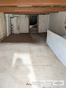  🏡 EXCLUSIVITÉ – Maison mitoyenne à fort potentiel de 229 m² sur 3 niveaux avec garage – Sellières