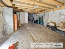 Maison à rénover avec terrasse, garage et parking et terrain à proximité SAINT JULIEN (39)