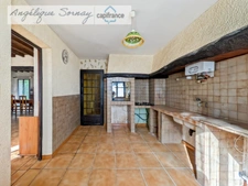 3-level house – 161 m² of living space – great renovation potential