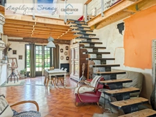  Long farmhouse with outbuildings on 3,115 m² – Francheville 39230