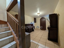 3-level house – 161 m² of living space – great renovation potential