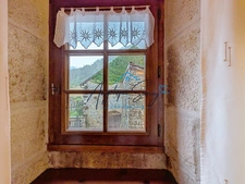 ❤️ COUP DE CŒUR À BAUME-LES-MESSIEURS ! Maison mitoyenne en pierre rénovée, 5 chambres et beaux volumes.