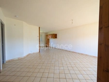 Quiet single-storey house in Branges – 65 m², 2 bedrooms, 436 m² plot, close to Louhans (5 min)