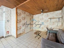 CESANCEY — Maison à rénover avec balcon, combles aménageables