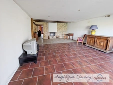 Maison à rénover avec terrasse, garage et parking et terrain à proximité SAINT JULIEN (39)