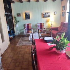 Maison à vendre de 166 m2 ,de 9 pièces pièces, proche des commerces, école, à  CHATELLERAULT (86)