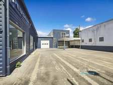 Local/bureau commerces (640 m2, parcelle 1098 m2)) à vendre JOUY EN JOSAS (78), 