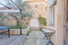 Mougins / à vendre Propriété type MAZET avec dépendance, piscine et garage pour 2 véhicules