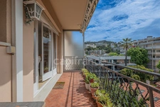 EXCLUSIVITÉ – 2 PIÈCES TRAVERSANT DE 49,20 m² À CANNES – À DEUX PAS DE LA CROISETTE