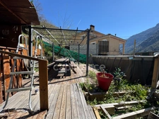 Maison avec travaux / + studio indépendant 104 m2, vue dégagée – lotissement au calme CLANS (06)