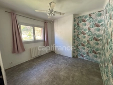 Maison mitoyenne + studio indépendant : 104 m2 au total + Garage fermée - CLANS (06)