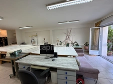 MURS GRAND LOCAL COMMERCIAL – professions libérales possibles – 164 m² – TERRASSE / 2 PARKINGS