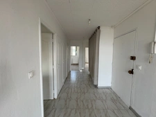 Bel appartement 5 pièces (3 chambres) avec terrasse, aperçu mer, cave et parking privé