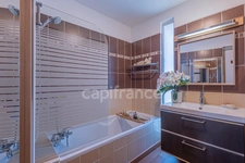 BEL APPARTEMENT 4 pièces magnifiquement décoré avec terrasse / sans travaux - Box fermé possible