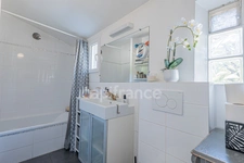 Mougins / à vendre Propriété type MAZET avec dépendance, piscine et garage pour 2 véhicules