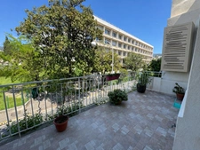 MURS GRAND LOCAL COMMERCIAL – professions libérales possibles – 164 m² – TERRASSE / 2 PARKINGS