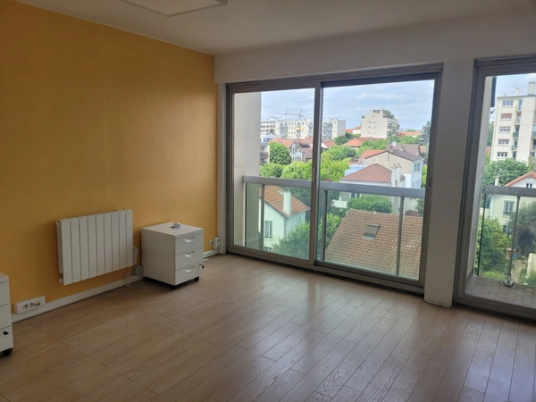 Dpt Val de Marne (94), à louer SAINT MAUR DES FOSSES Bureaux de 100m2 / LOYER 1750 € HT/HC