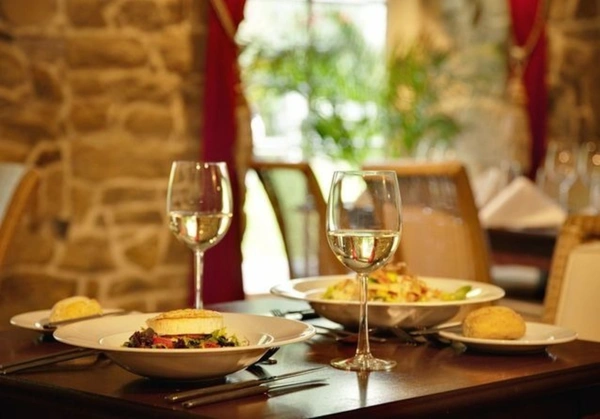 Fonds de commerce à vendre PARIS 5EME ARRONDISSEMENT (75) RESTAURANT  au prix de 680.000 €. Hors Honoraires d'agence .