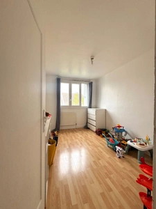 À Vendre – Appartement F5 avec une cave à MANTES LA VILLE (78)